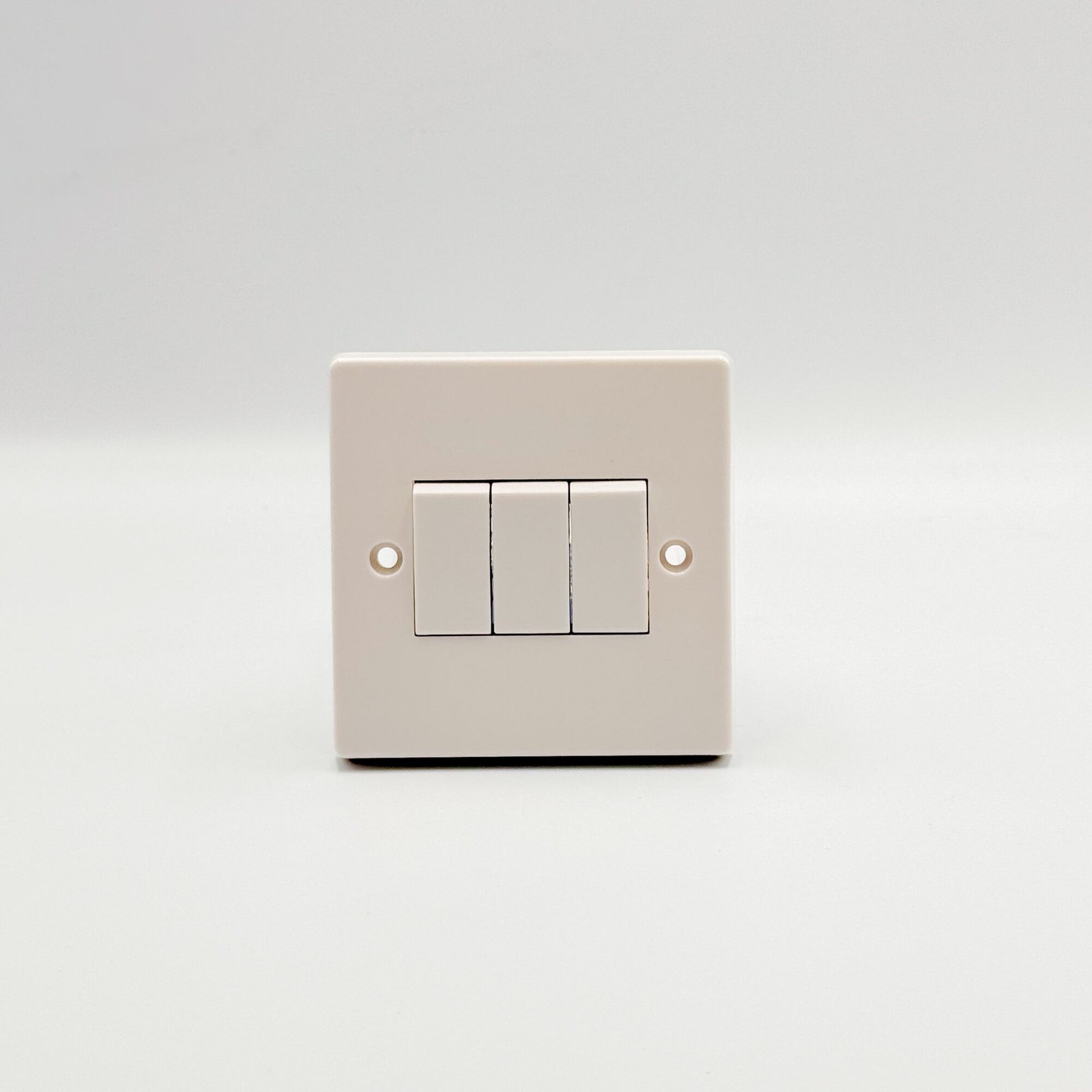 modi-bakelite-switch-socket-10a-3gang-2-way-plate-switch